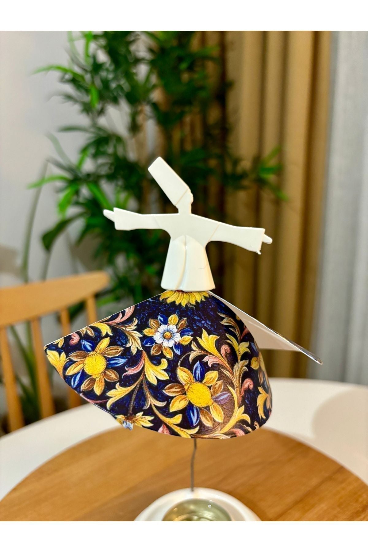 Mum Işığıyla Dönen Semazen - Dönen Mumluk - Safir