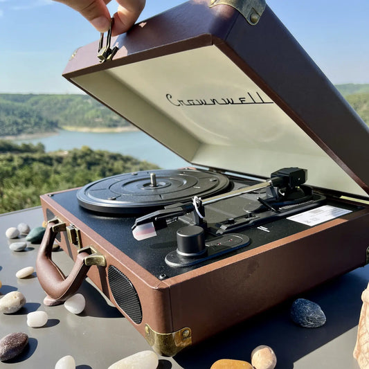 Corwnwell Pikap Çalar Deri Çantalı Önden Hoparlörlü Kahverengi Bluetooth ve Şarjlı