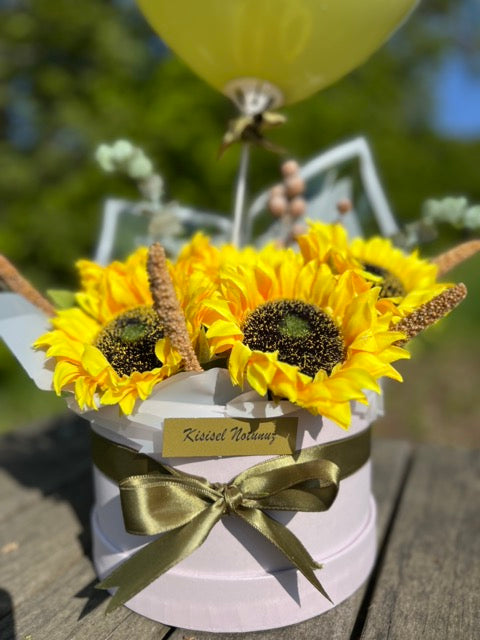 Sunlight Kutuda Ayçiçeği Aranjman