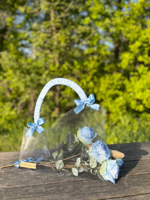 Şeffaf Çantada Mavi Güller