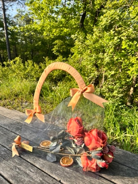 Şeffaf Çantada Turuncu Güller